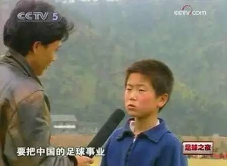 足球历史射门打立柱最多_射门柱最多的球员_足球射中门柱算射正吗